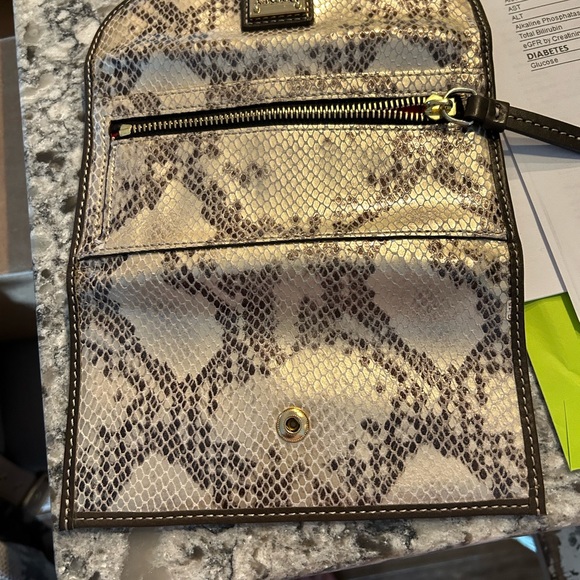 EUC. Dooney & Burke continental wallet - Picture 2 of 3